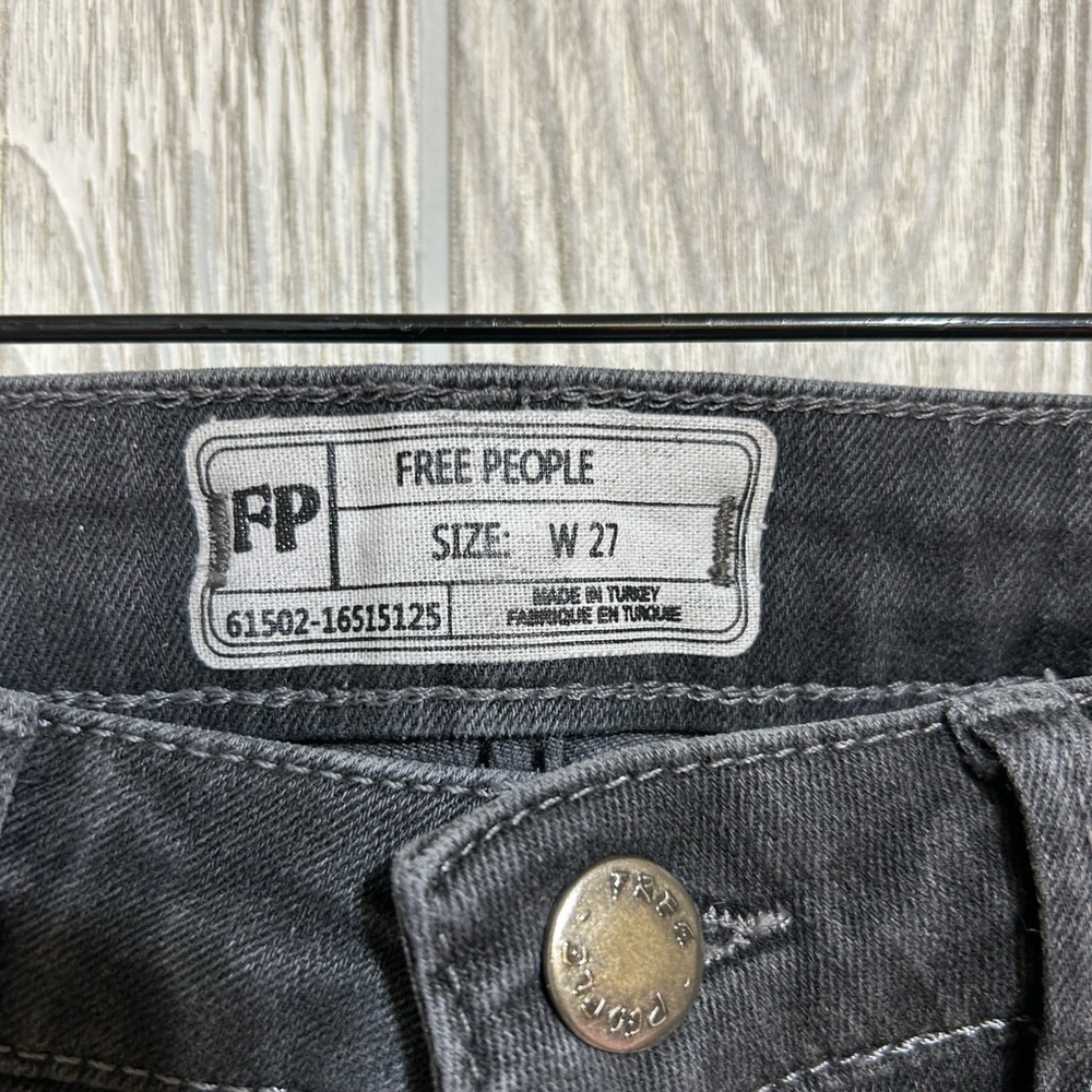 Free People Black High Waist Cropped Raw Hem Jeans Size 27 - Picture 2 of 13